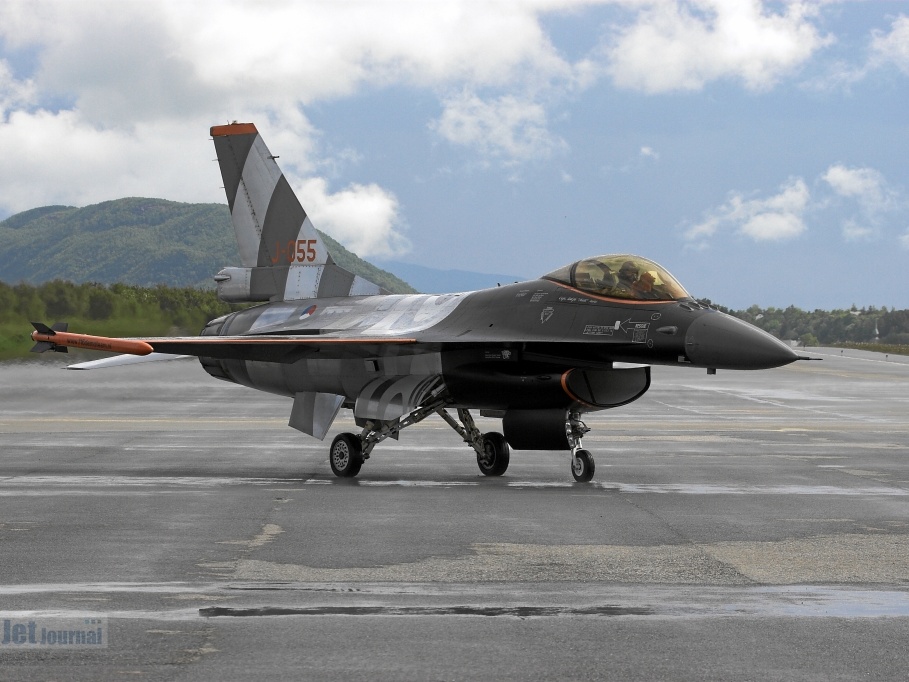 J-055 F-16AM RNLAF Taxiway (2722 visitas) J-055 F-16AM RNLAF Taxiway