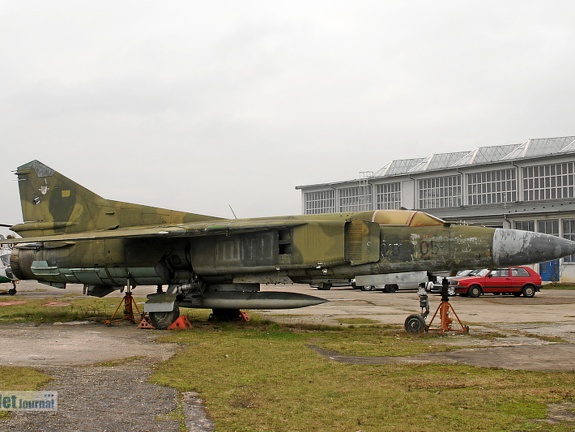 585 NVA, MiG-23MF (3036 visitas) 585 NVA, MiG-23MF