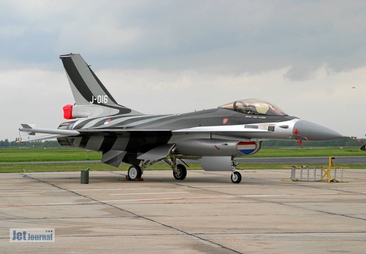 J-016 F-16AM 323sqn RNLAF