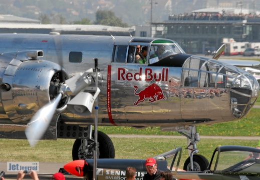N6123C North American B-25J Mitchell The Flying Bulls Pic2