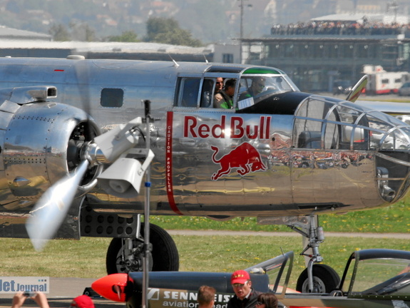 N6123C North American B-25J Mitchell The Flying Bulls Pic2 (3040 visingar) N6123C North American B-25J Mitchell The Flying Bulls Pic2