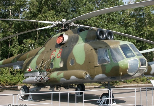 Mi-8TB, 68 rot (ex. 68 gelb)