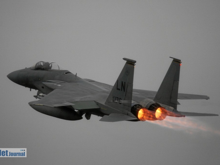 86-0176/LN F-15C 493rd FS (3358 visitas) 86-0176/LN F-15C 493rd FS
