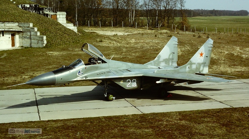 mig29-23weissjetjournal2016-10c_20161225_1150216705.jpg