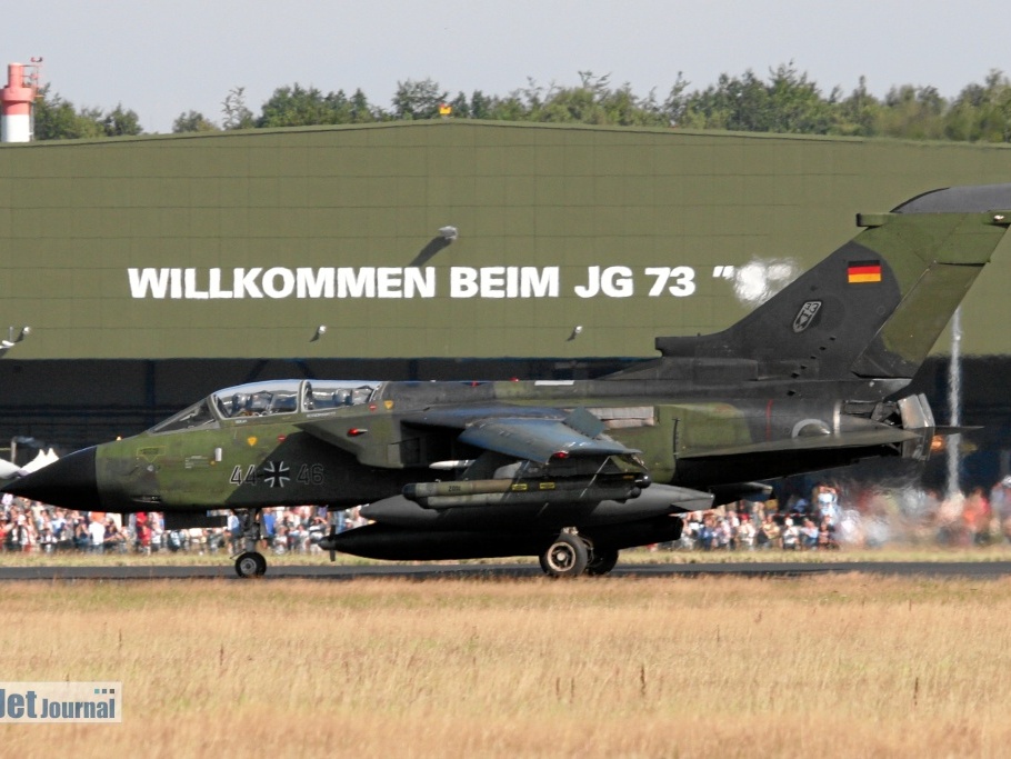 44+46 Tornado IDS JaboG33 mit aktivierter Schubumkehr
