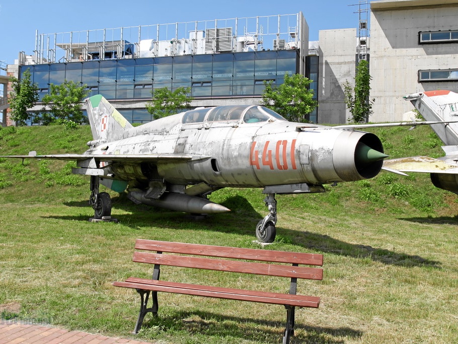 4401 MiG-21US (3346 Besuche) 4401 MiG-21US