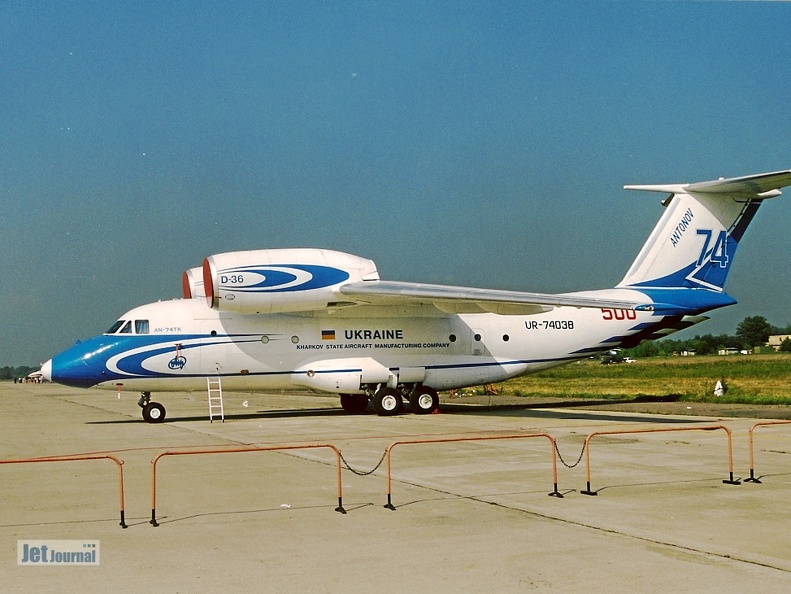 An-74TK-200, UR-74038 (3508 odwiedzin) MAKS 2001 An-74TK-200, UR-74038