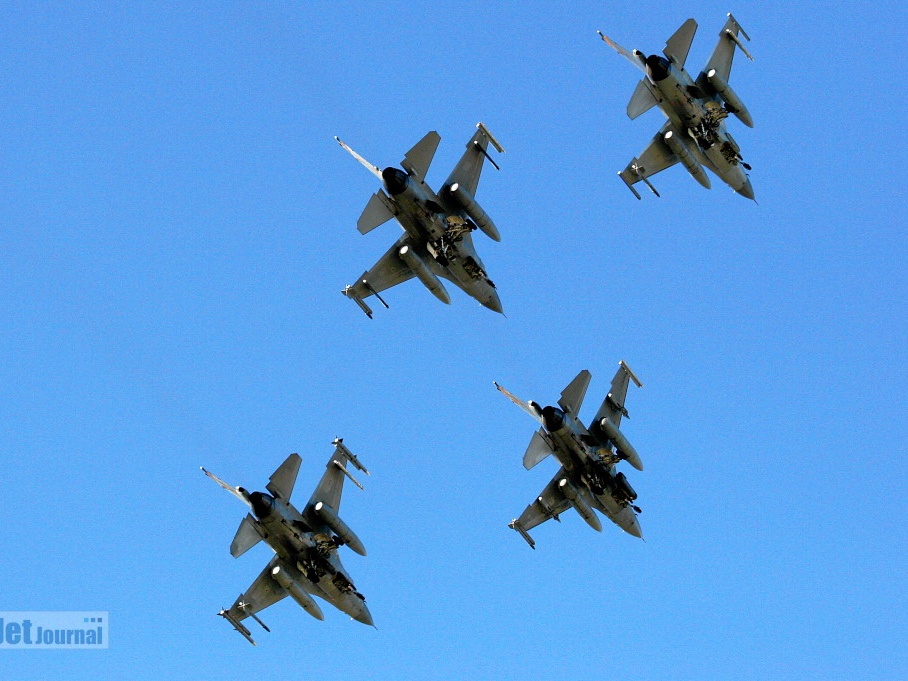 4-ship F-16 Belgian Air Component Pic2 (2846 Besuche) 4-ship F-16 Belgian Air Component Pic2