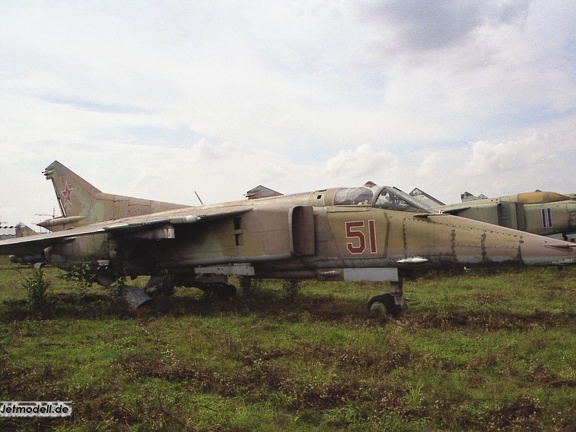 MiG-27, 51 rot (3487 visites) MiG-27, 51 rot