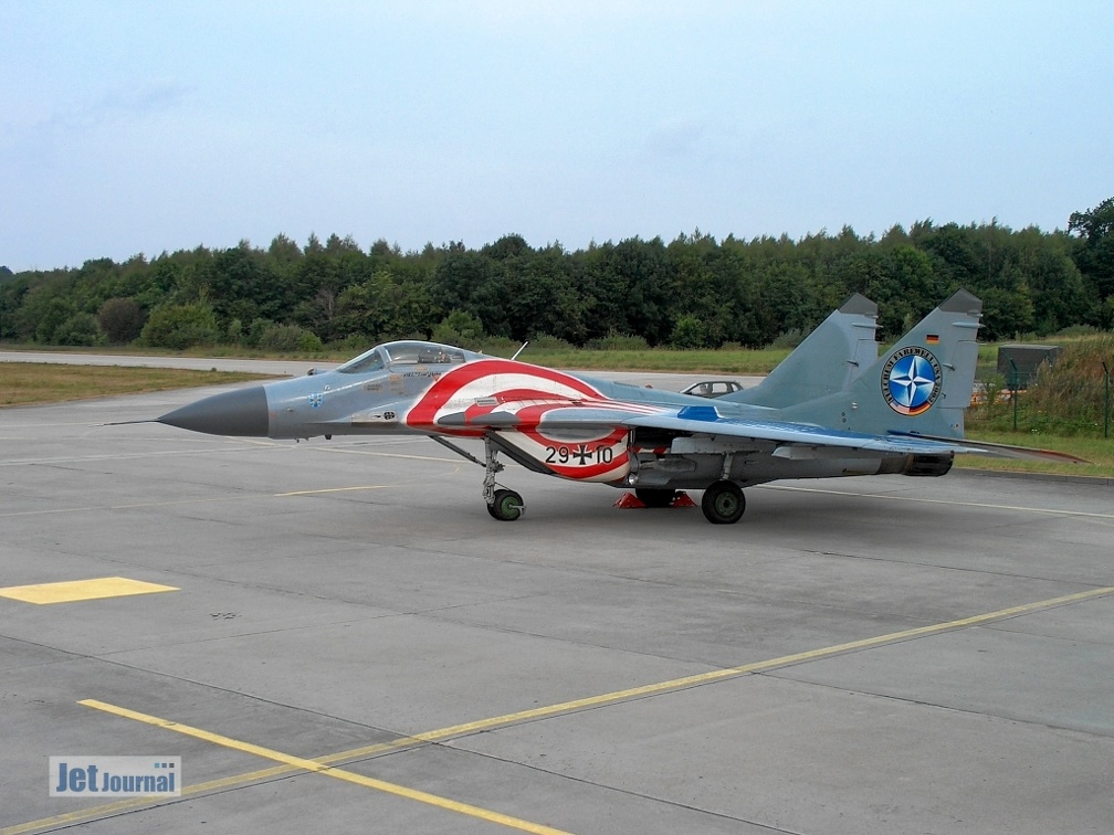 29+10 MiG29 JG73 (5537 Besuche) Fototag JG73"S" Laage 21.08.2003 29+10 MiG29 JG73