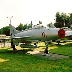 MiG-21F, 01 rot (2628 visits) Aufnahmedatum 2001 MiG-21F, 01 rot