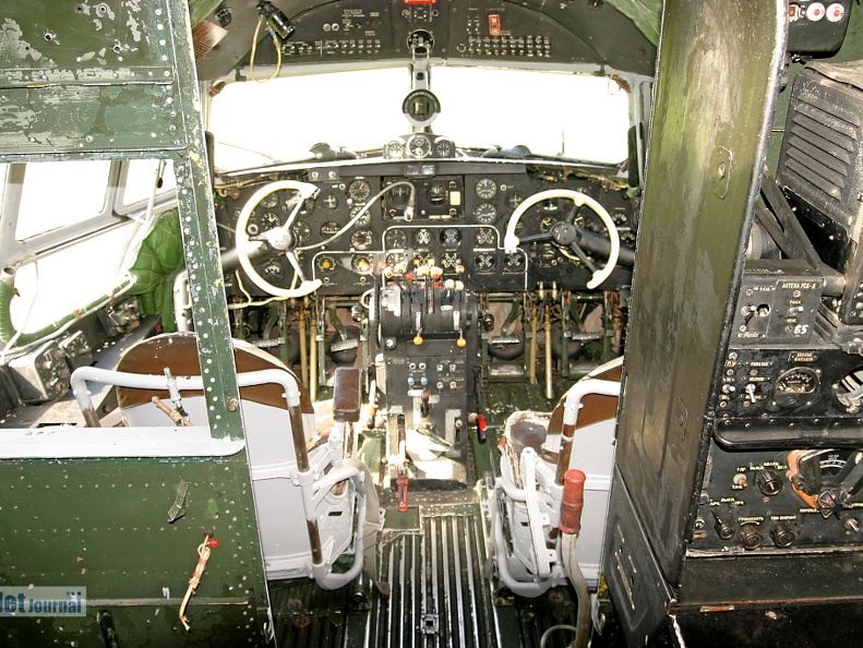 VEB Il-14 Cockpit