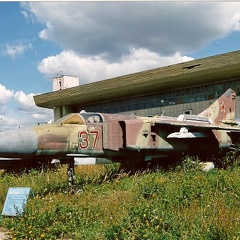 MiG-23MLD, 37 rot (2894 odwiedzin) Aufnahmedatum 2001 MiG-23MLD, 37 rot
