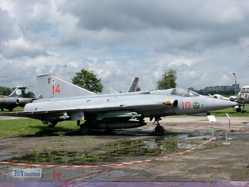 14, Saab J-35J Draken 