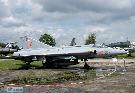 14, Saab J-35J Draken 