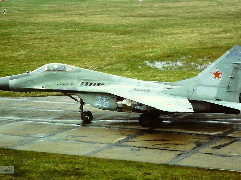 28 blau, MiG-29 (4081 Besuche) Aufnahmezeitpunkt April 1994 28 blau, MiG-29