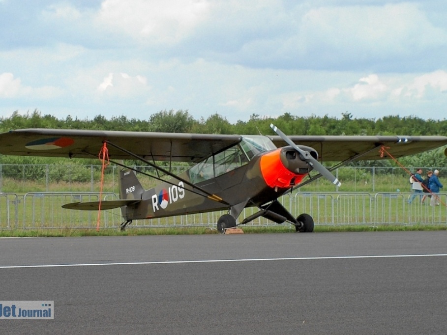 PH-GAZ Piper Pa-18-135 ex R-109 KLu (2017 visingar) PH-GAZ Piper Pa-18-135 ex R-109 KLu