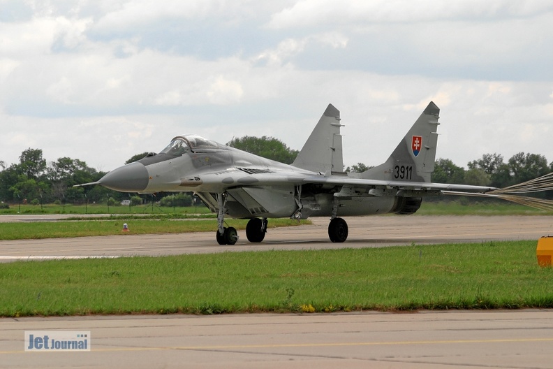 3911_mig-29_1slk_slovak_af_pic2_12_20090430_1375779415.jpg