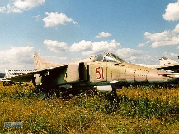 MiG-27, 51 rot (3131 visingar) Aufnahmedatum 08/2001 MiG-27, 51 rot