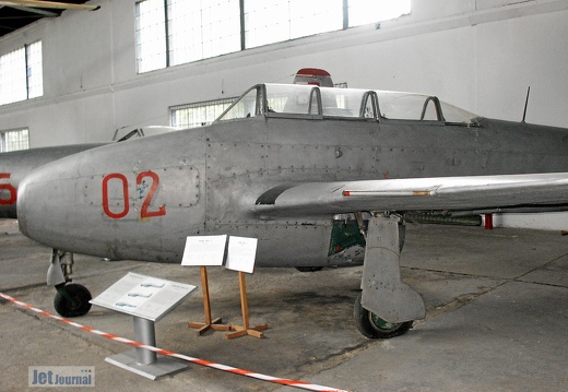 02 rot, Jak-17UTI / Yak-17UTI