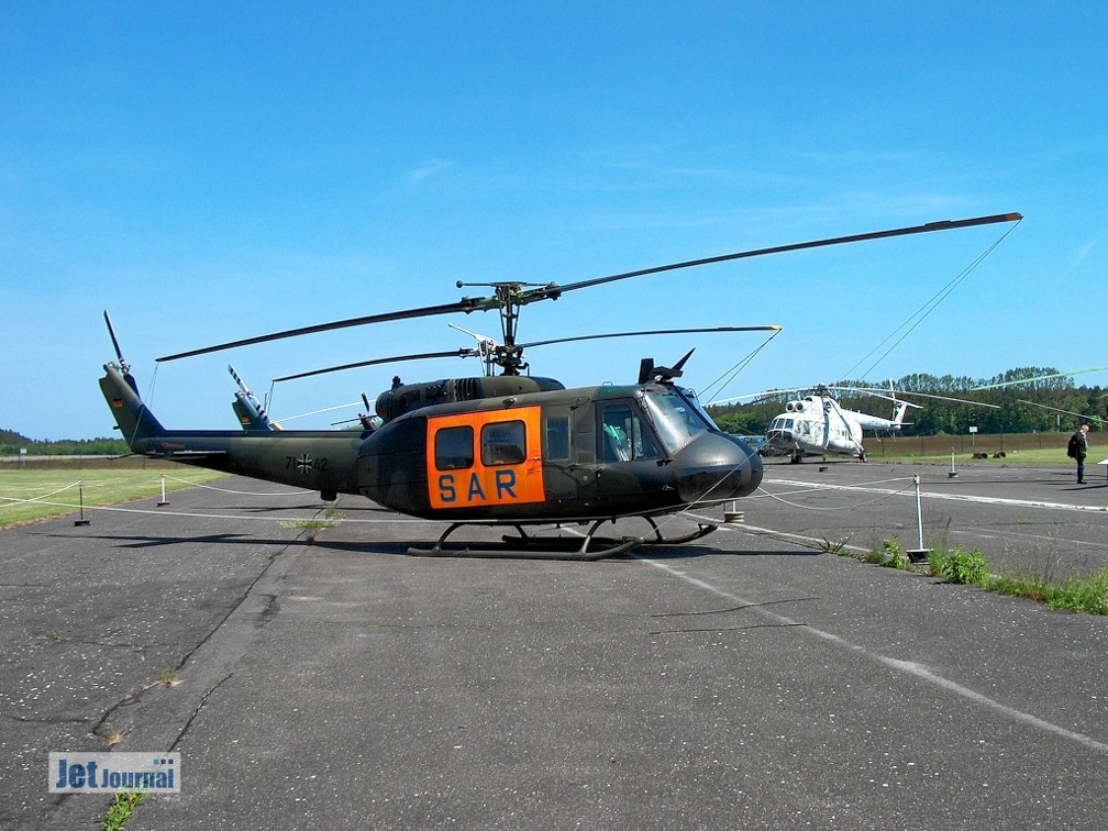 71+42 UH-1D