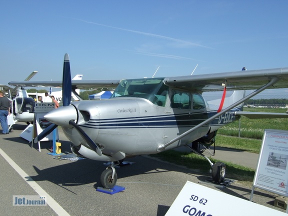 D-EUCE Cessna 172 Cutlass RG II (2436 visitas) Aero 2007 in Friedrichshafen D-EUCE Cessna 172 Cutlass RG II