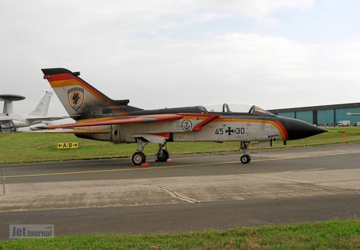 45+30 Tornado IDS ex MFG2 (2049 Besuche) Diese Maschine hat inzwischen ein Platz im Aeronauticum gefunden. Dort erinnert sie zusammen mit der... 45+30 Tornado IDS ex MFG2