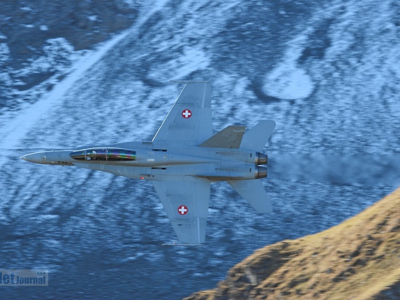J-5232 F-18D Hornet Axalp (2164 visites) J-5232 F-18D Hornet Axalp
