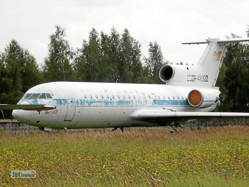 Jakowlew Jak-42, CCCP-42302 (2126 návštěv) Monino 2003 Jakowlew Jak-42, CCCP-42302