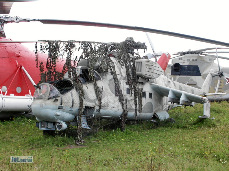 Mil Mi-24P, 37 weiss (2793 visitas) Monino 2003 Mil Mi-24P, 37 weiss
