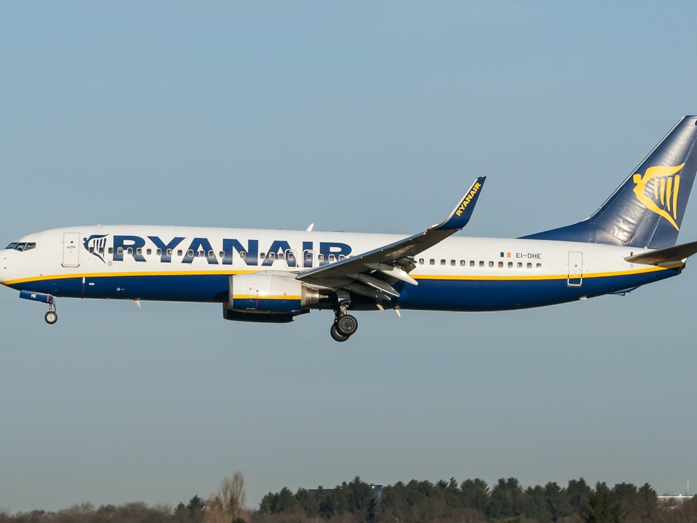 EI-DHE Ryanair Boeing 737-8AS Hamburg (EDDH/HAM) (4477 návštěv) EI-DHE Ryanair Boeing 737-8AS Hamburg (EDDH/HAM)