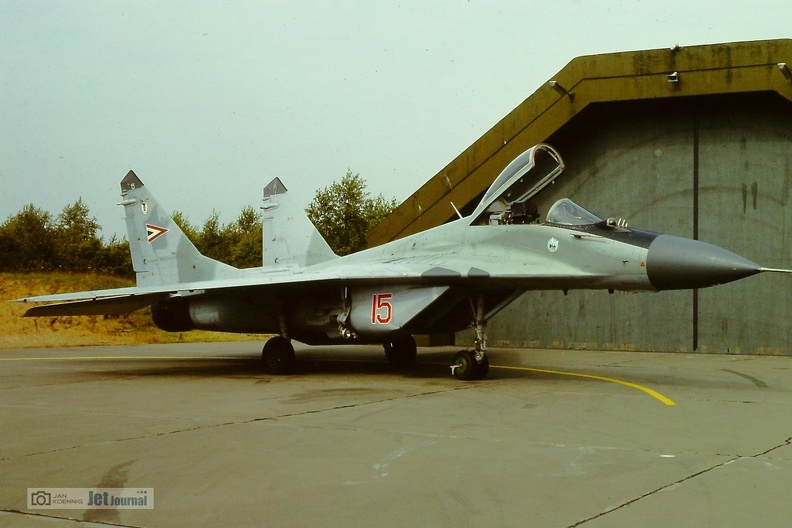 wa02-mig29-15-15c.JPG