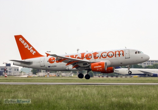 G-EZDH, Airbus A319-111, easyJet