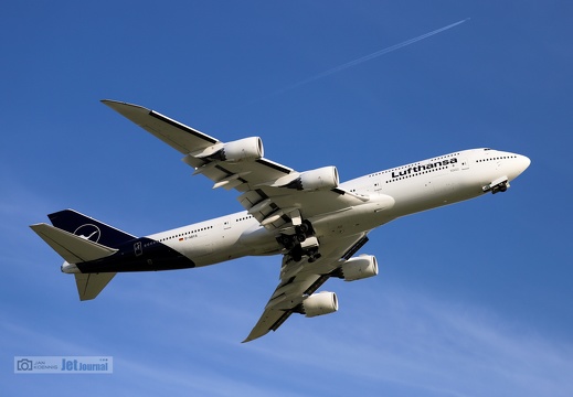 D-ABYA, Boeing 747-830, Lufthansa