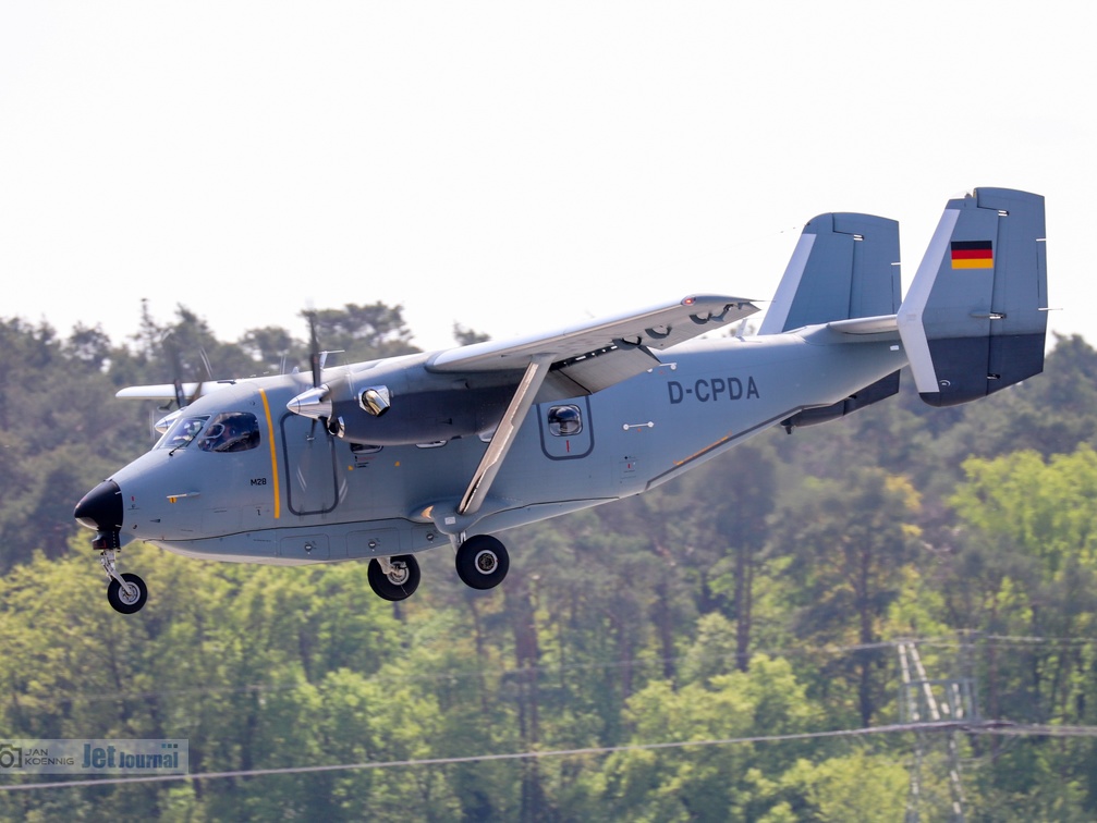 D-CDPA, PZL M-28 Skytruck (3064 odwiedzin) Privat betriebenes Absetzflugzeug im Dienste der Bundeswehr D-CDPA, PZL M-28 Skytruck