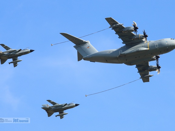 Flypast A400M und 2 Tornado IDS, Deutsche Luftwaffe (5747 Besuche) A400M 54+11, Tornado IDS 54+00 und 54+11 Flypast A400M und 2 Tornado IDS, Deutsche Luftwaffe