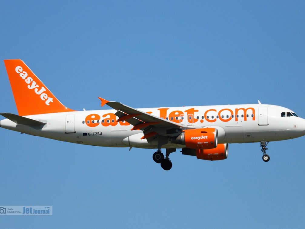 G-EZBU, A319-111, EasyJet (4266 visites) G-EZBU, A319-111, EasyJet