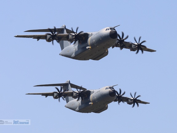 54+08 und 54+14, A400M, Deutsche Luftwaffe (4958 Besuche) Paarflug der A400M 54+08 und 54+14, keine Fotomontage! 54+08 und 54+14, A400M, Deutsche Luftwaffe