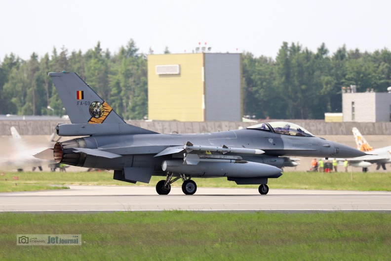 f16am-fa69-tm2018-1-15c.jpg