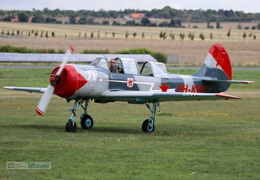 PH-KWI, Jak-52