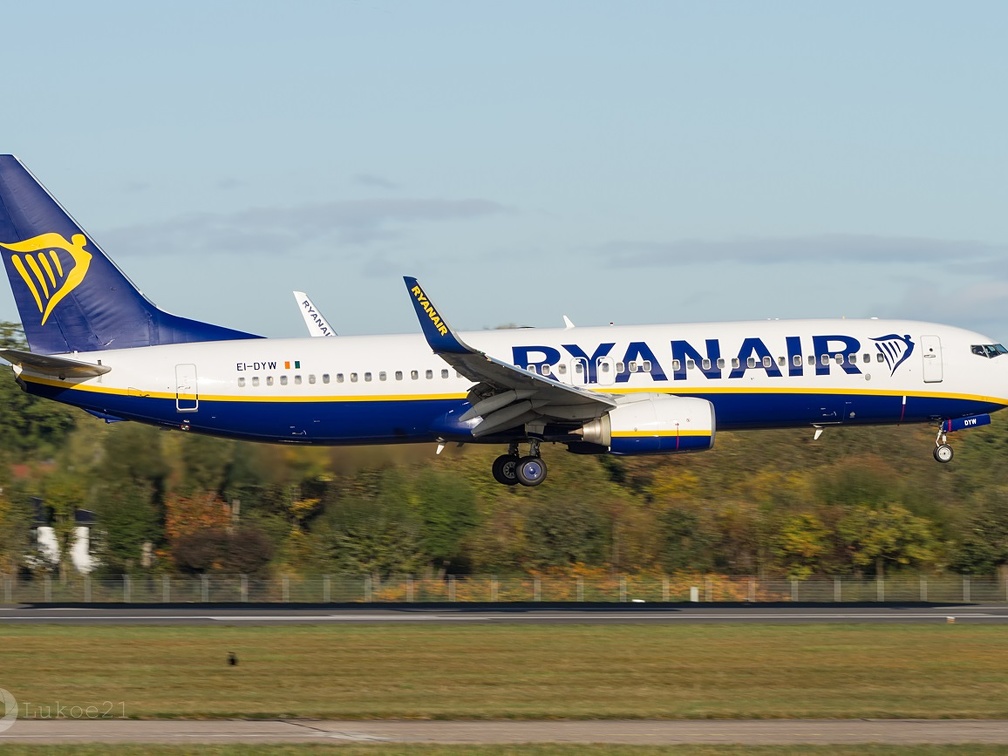 EI-DYW Ryanair Boeing 737-8AS(WL) Hamburg (EDDH/HAM) (3780 visitas) EI-DYW Ryanair Boeing 737-8AS(WL) Hamburg (EDDH/HAM)