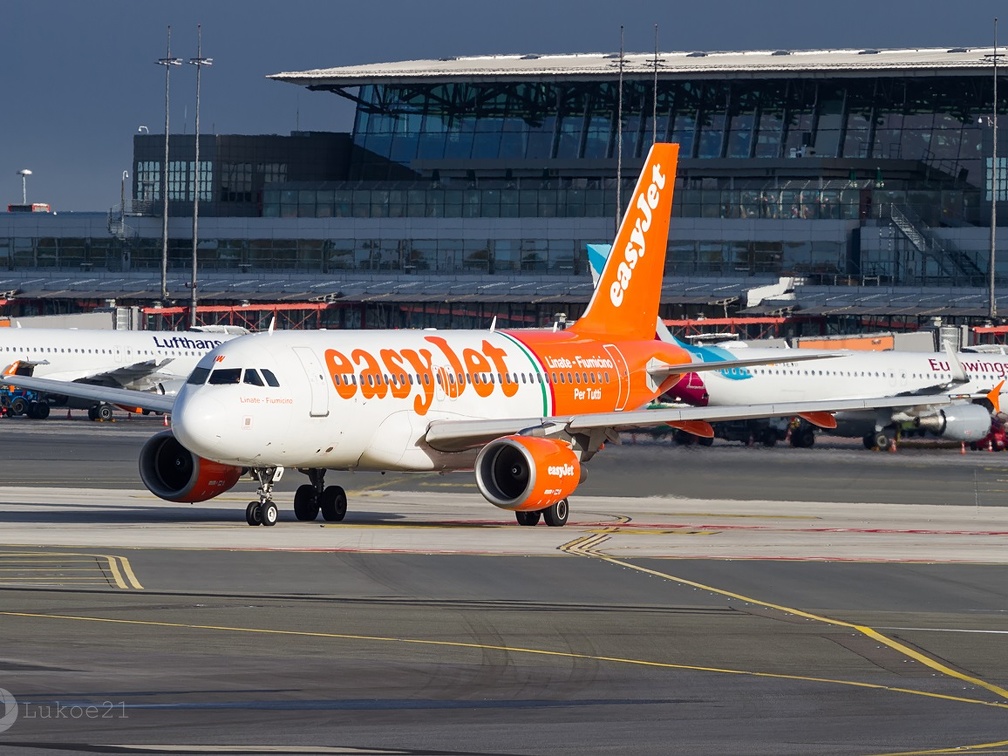 G-EZIW easyJet Airbus A319-111 "Linate - Fiumicino Per Tutti" Hamburg (EDDH/HAM)
