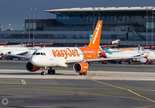 G-EZIW easyJet Airbus A319-111 "Linate - Fiumicino Per Tutti" Hamburg (EDDH/HAM)