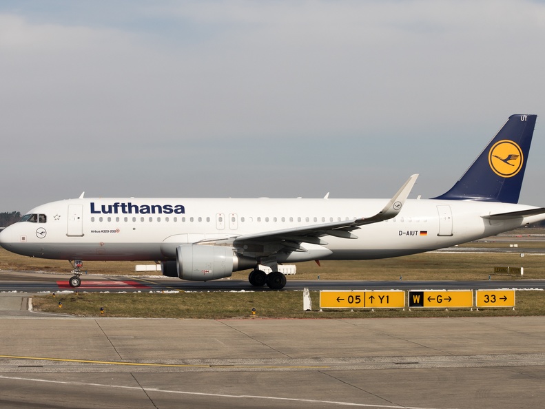 D-AIUT, Airbus A320-214, Lufthansa