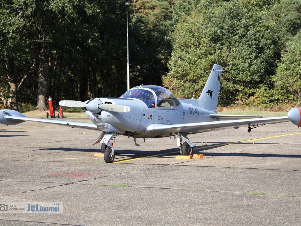 ST-43, SF-260D, Belgian Air Force (4385 odwiedzin) ST-43, SF-260D, Belgian Air Force