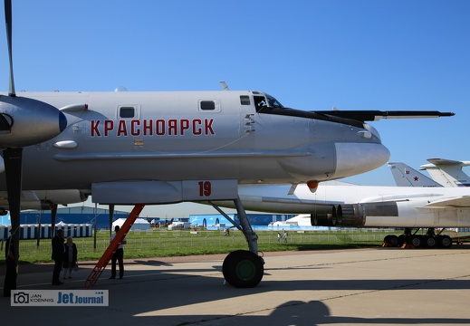 RF-94123, 19 rot, Tu-95MS, WKS Rossii