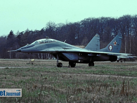 64 umrandet, MiG-29UB