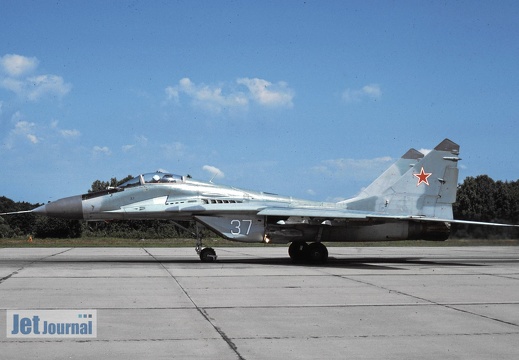 37 weiss, MiG-29