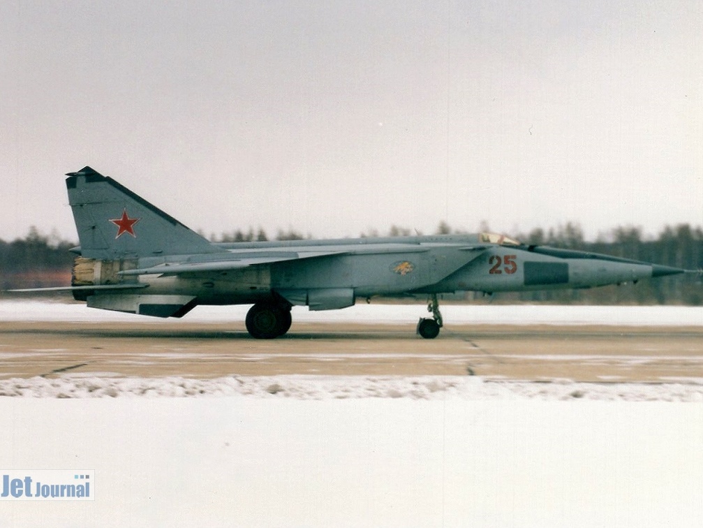 25 rot, MiG-25RBSch, Russian Air Force (2736 Besuche) Schatalowo ca. 2003 (47. OGRAP) 25 rot, MiG-25RBSch, Russian Air Force
