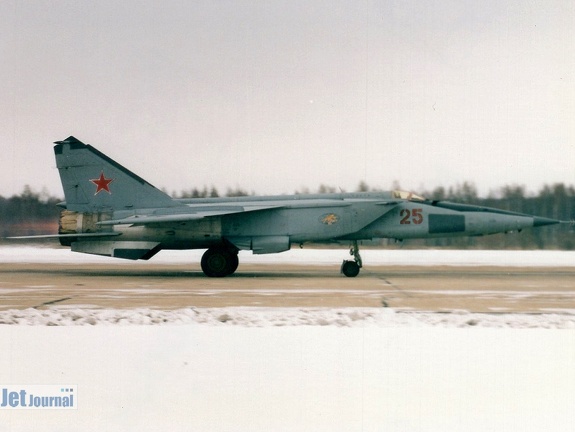 25 rot, MiG-25RBSch, Russian Air Force (2842 Besuche) Schatalowo ca. 2003 (47. OGRAP) 25 rot, MiG-25RBSch, Russian Air Force